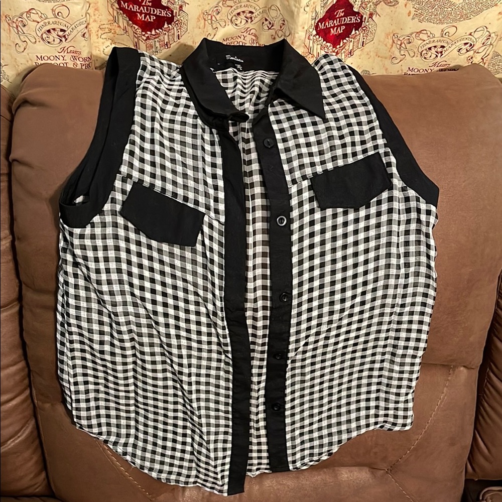 Black and White Checkered Sleeveless Blouse